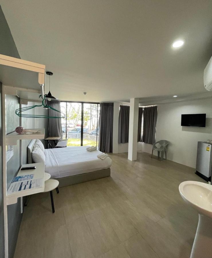 Phuket Muay Thai Hotel Rawai Beach Bagian luar foto