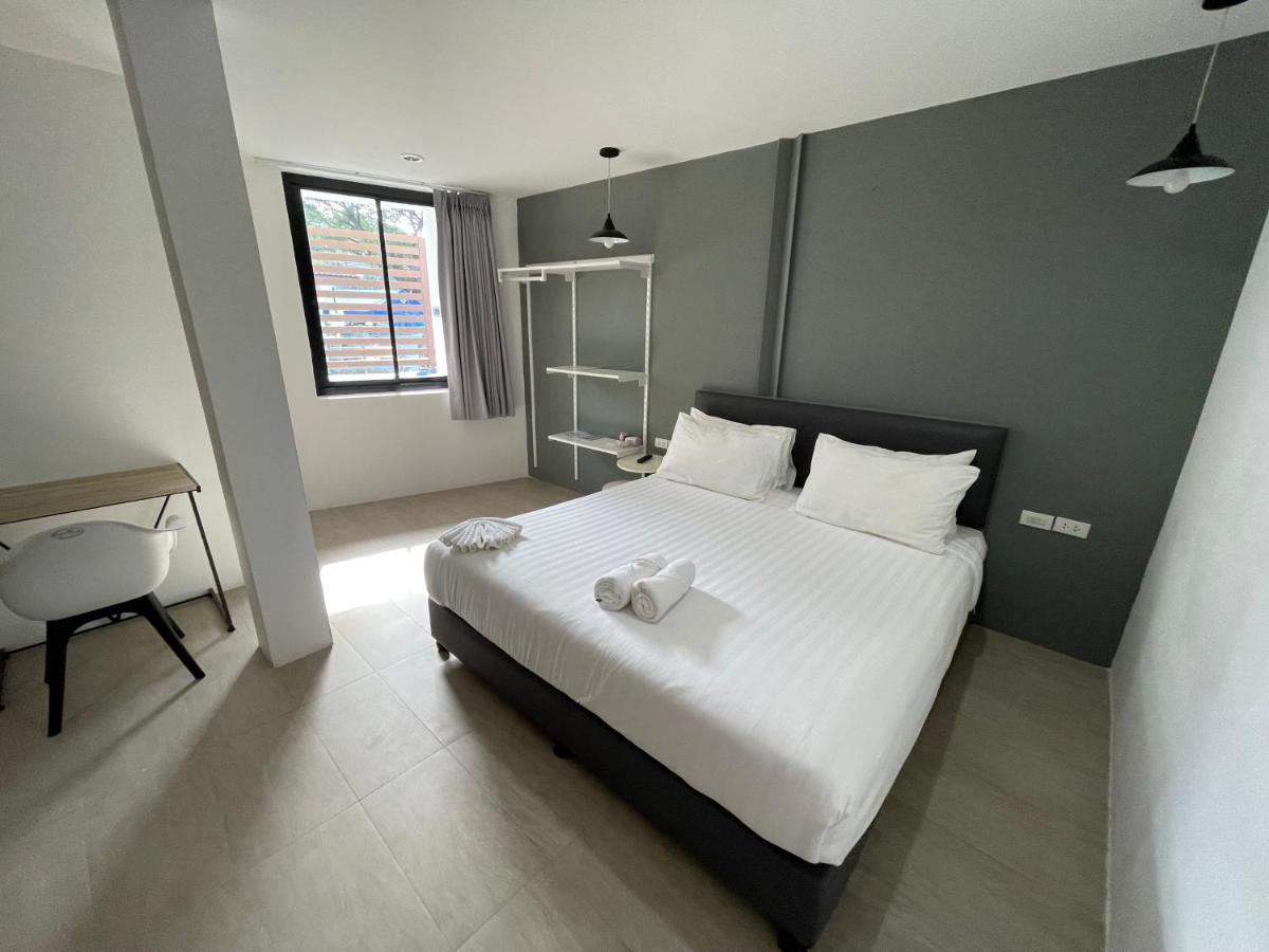 Phuket Muay Thai Hotel Rawai Beach Bagian luar foto