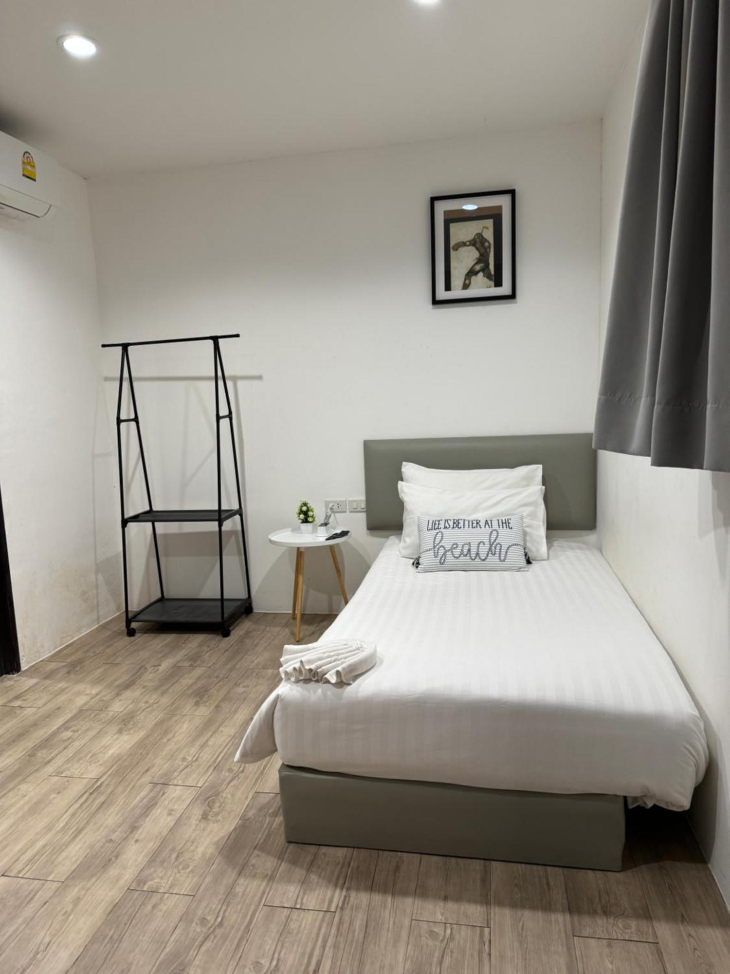 Phuket Muay Thai Hotel Rawai Beach Bagian luar foto